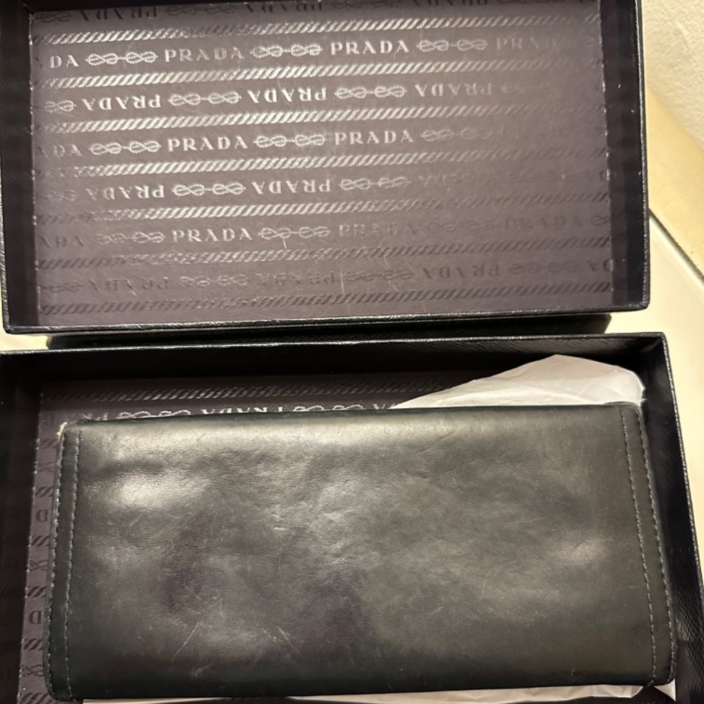PRADA Wallet - Picture 2 of 7